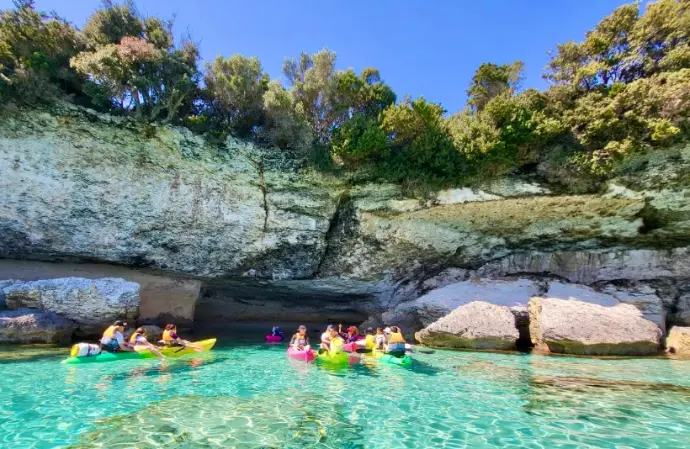 Kayak balade a bonifacio activités corse du sud  en famille
