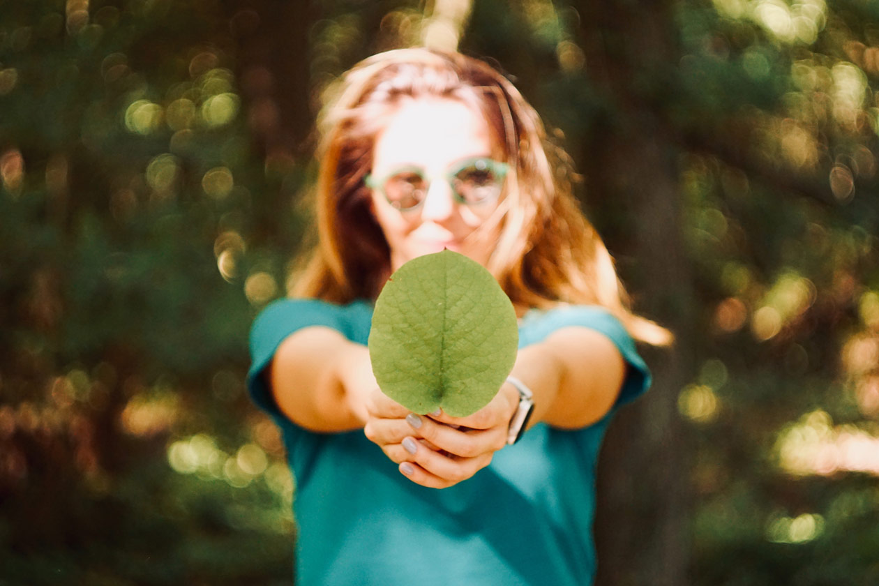 un enfant dans la nature en vacances 